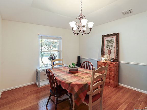 5th image of 613 MOORSIDE DR