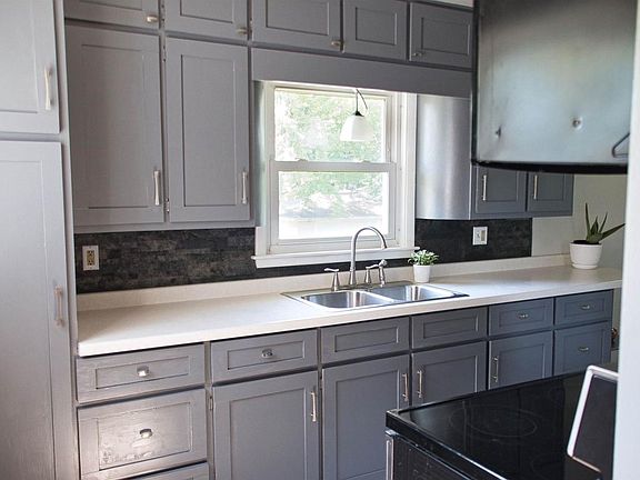 5th image of 512 EDGAR AVENUE