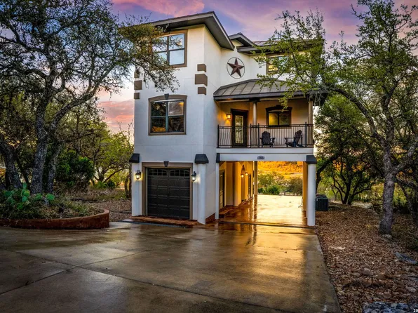 1065 Hillcrest Forest, Canyon Lake, TX 78133