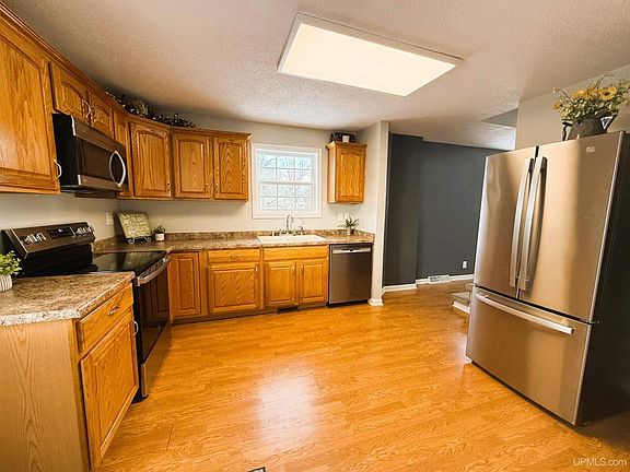 5th image of 531 Saginaw St