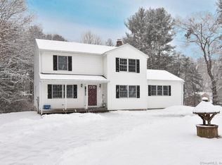 15 Shippee Woods Dr, Putnam, CT 06260