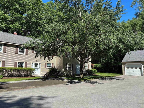 3rd image of 4 Wolfeboro Common #4