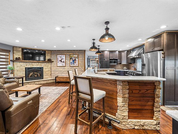 3rd image of 1064 E Lapsley Rd