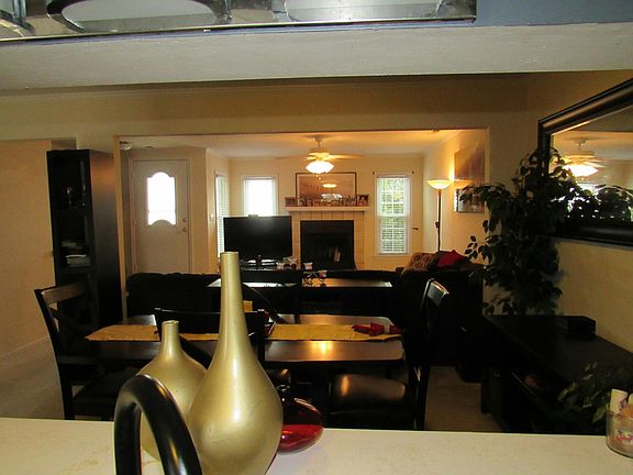 3rd image of 752 Goodard Dr