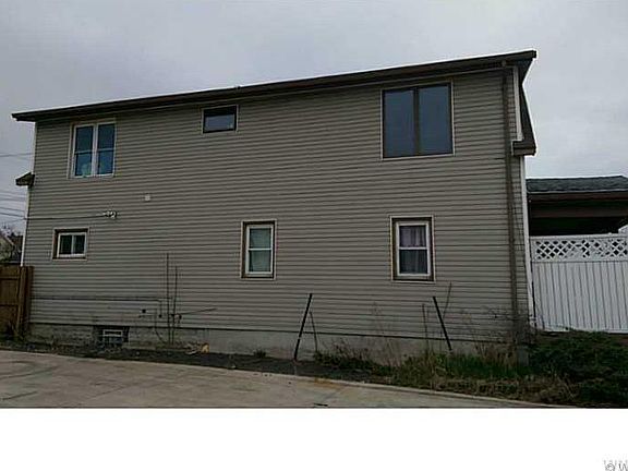4th image of 960 E Lovejoy St