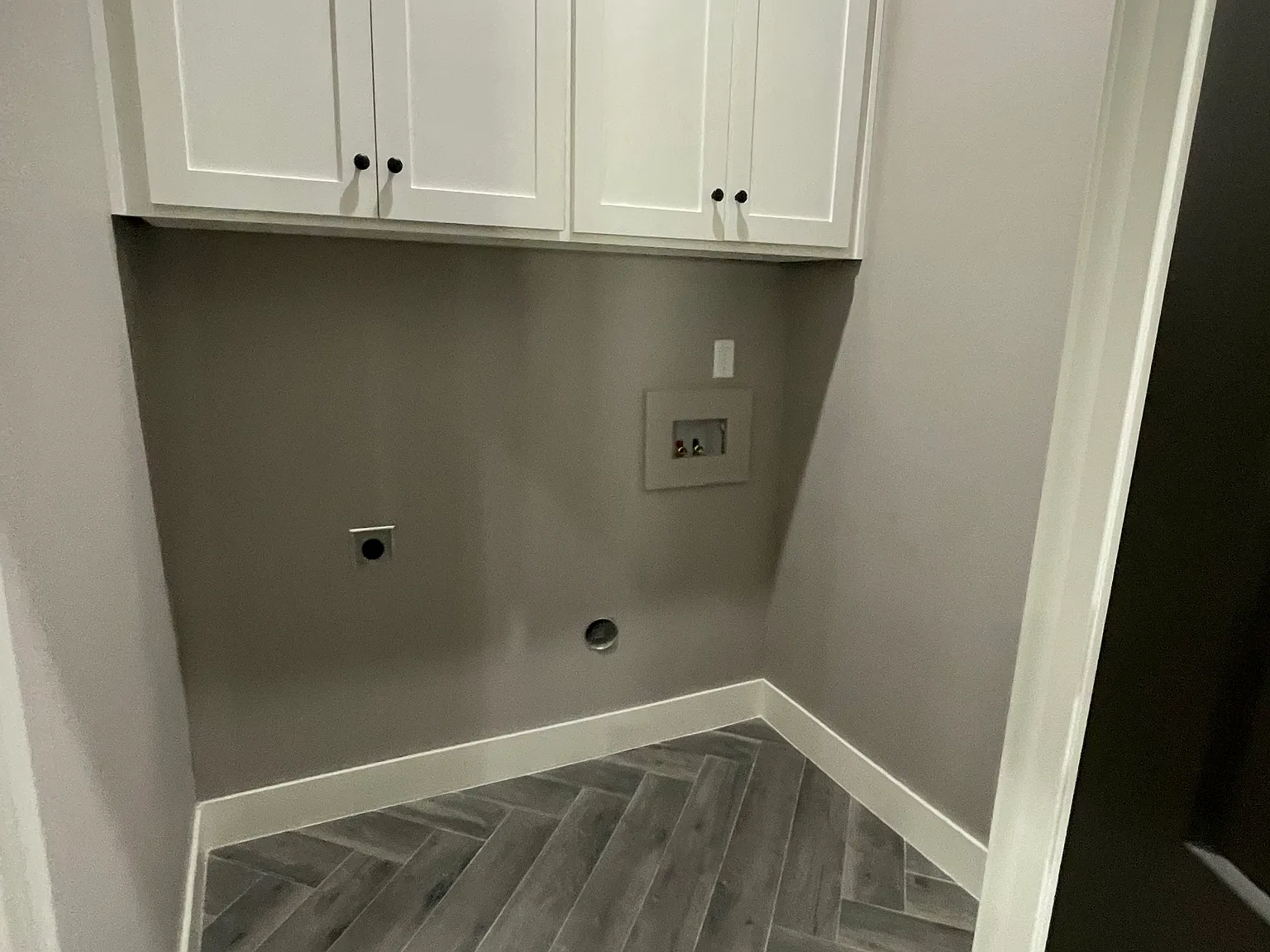 4 bed, 2300 sqft, $2,400 — Photo 2