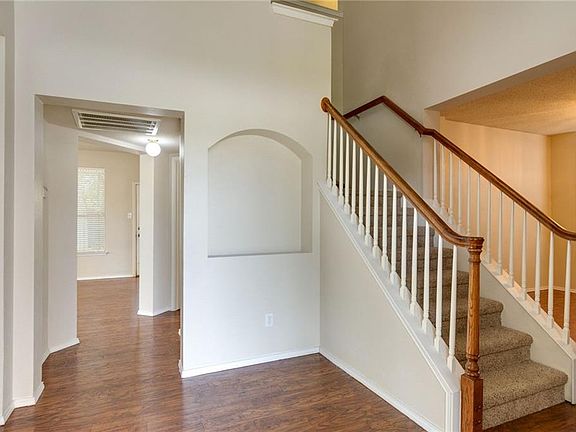 3rd image of 6709 Northland Dr