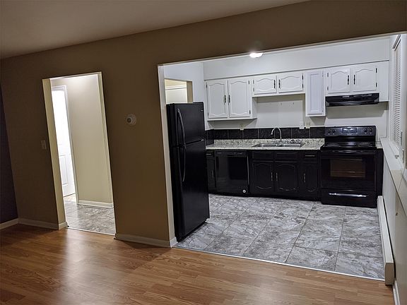4th image of 3207 Park Dr APT 5