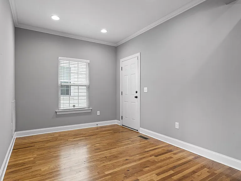 132 W 19th St — Photo 25