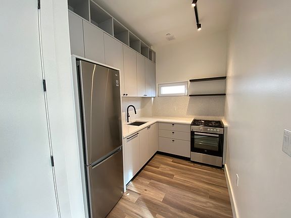 5th image of 1078 Fulton St #2B