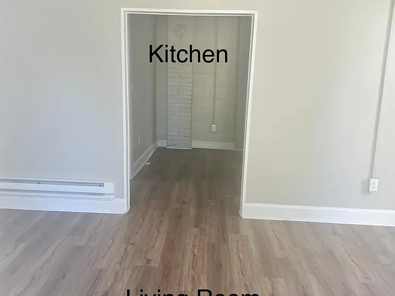 824 Green St — Photo 3