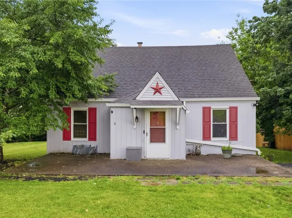 3236 Central Dr, Finleyville, PA 15332