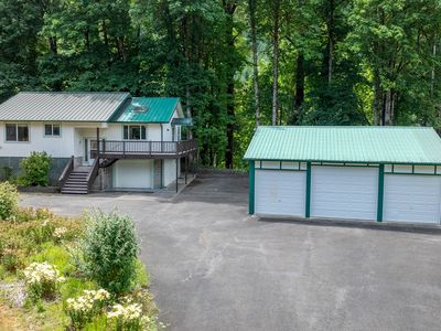 415 Burchard Dr, Scottsburg, OR, 97473