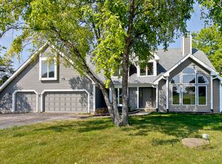 24233 W Old Oak Dr, Mundelein, IL 60060