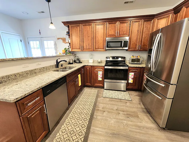 232 Woodview Ave — Photo 6