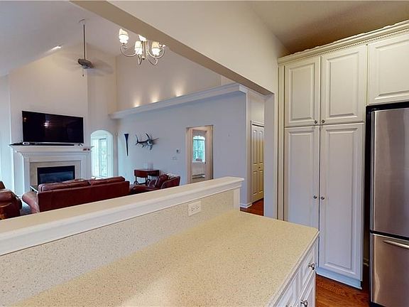 5th image of 246 Lord Byron Ln Unit 32A