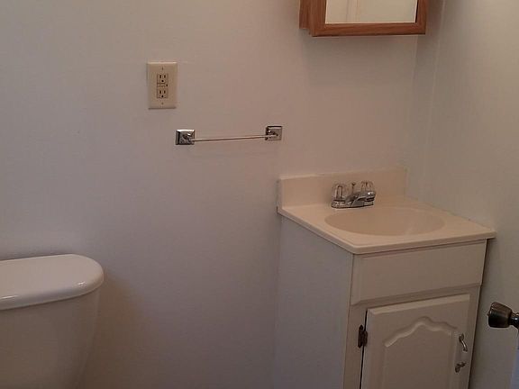 Downstairs 1/2 bath