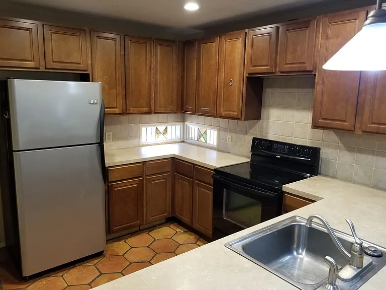 2331 Siesta Ln — Photo 4