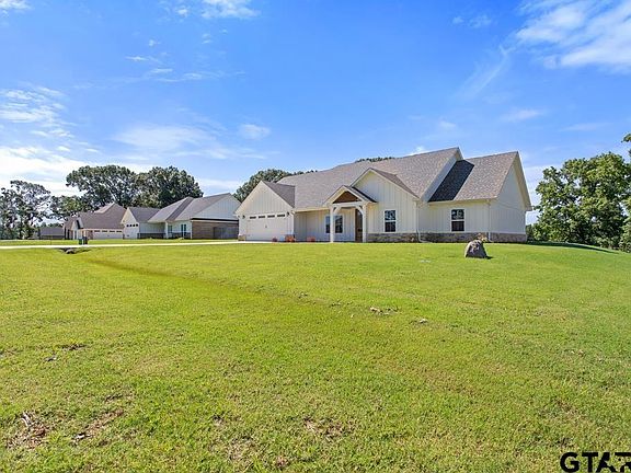 3rd image of 18334 Timber Oaks Dr