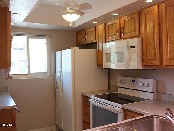5th image of 144 S Halifax Ave APT 82