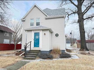 114 4th St SE, Hampton, IA 50441