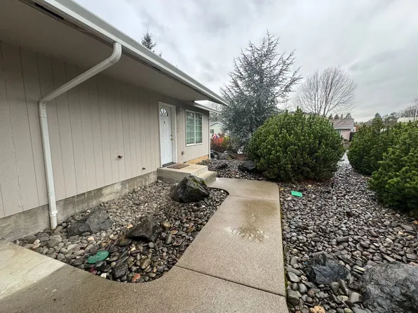 2516 Castle Ave, Roseburg, OR 97471