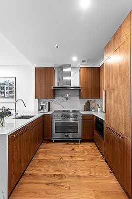 1st image of 231 W 20th St #6