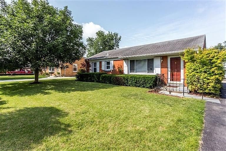 1st image of 520 Parkside Dr