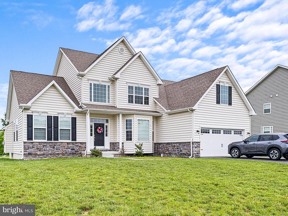 1st image of 405 Blackburn Ct