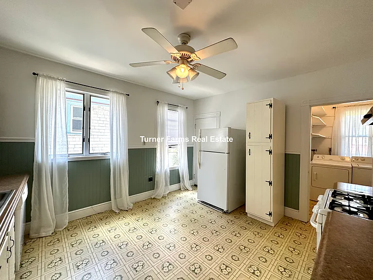 30 Roseclair St #2F — Photo 21