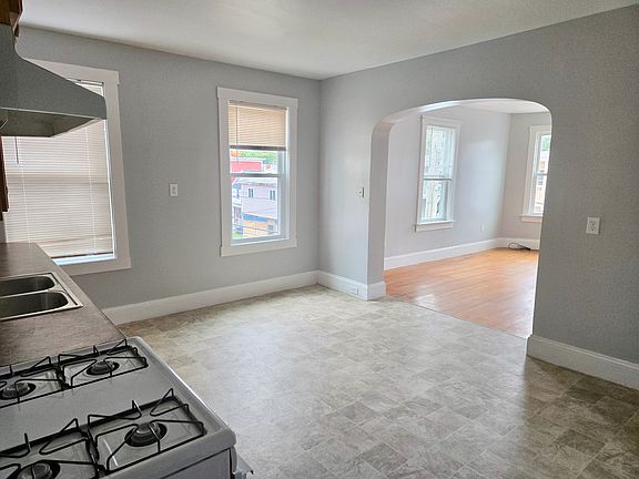 5th image of 171 Mechanic St #3-F