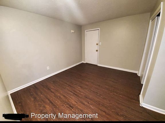 3rd image of 315 Ballpark Dr Unit 2