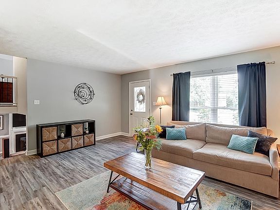 3rd image of 47 Lenore Dr