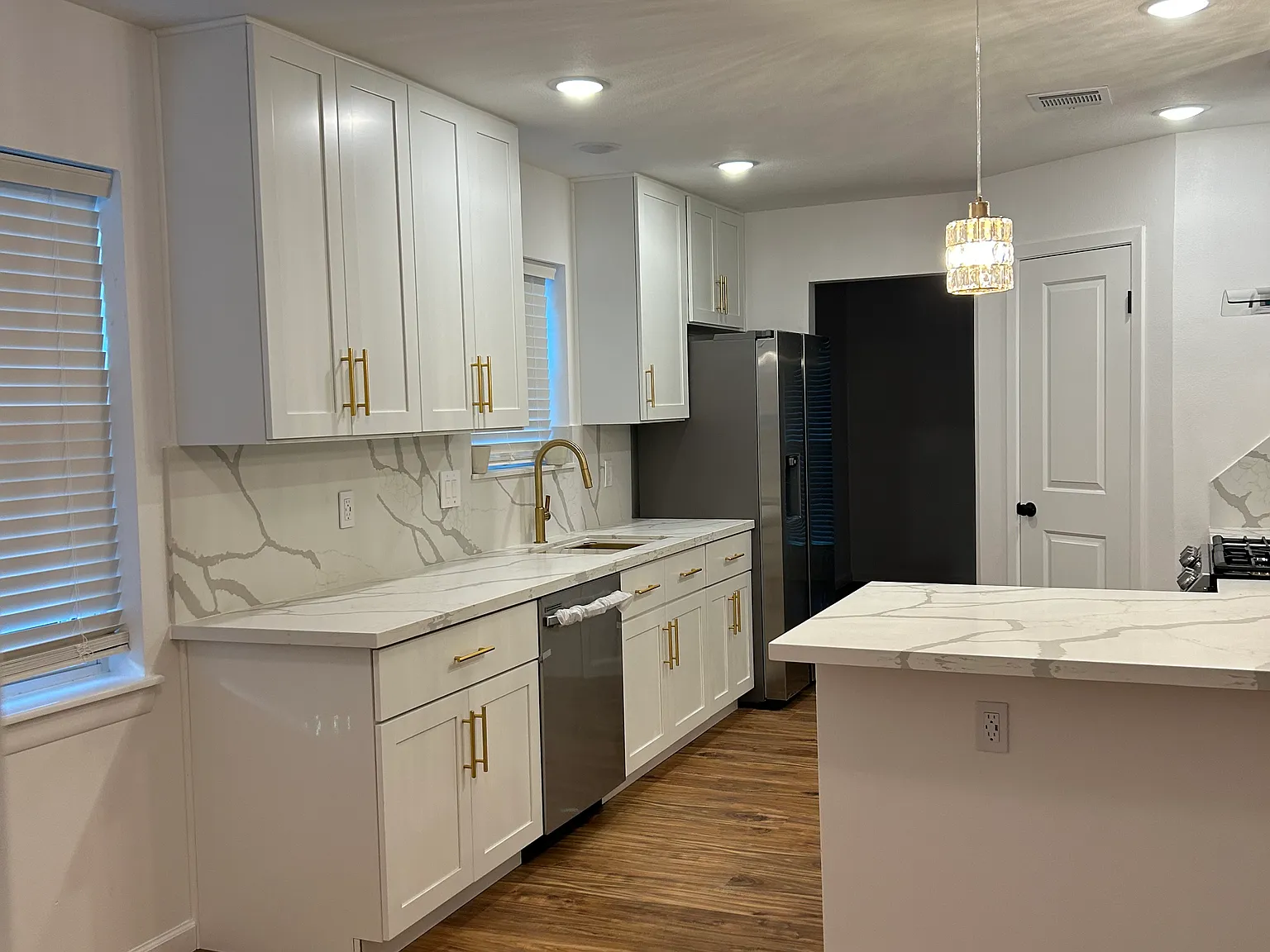 3 bed, 2364 sqft, $2,700 — Photo 3