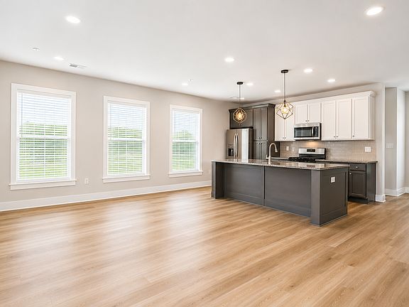 2nd image of 701 Halcyon Ln