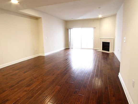 4th image of 11163 Aqua Vista St #403