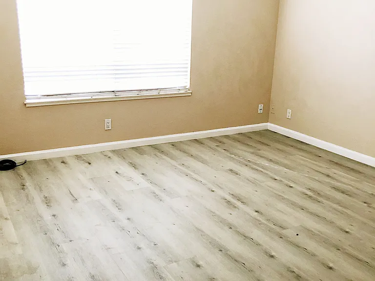 106 Rancho Dr #D — Photo 6
