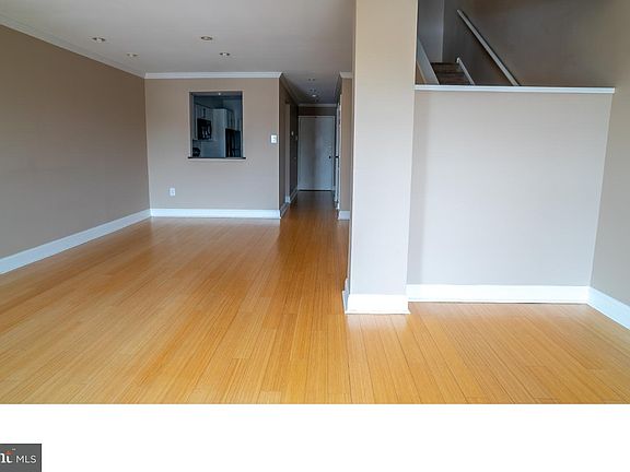 4th image of 825 N 29th St APT 5E