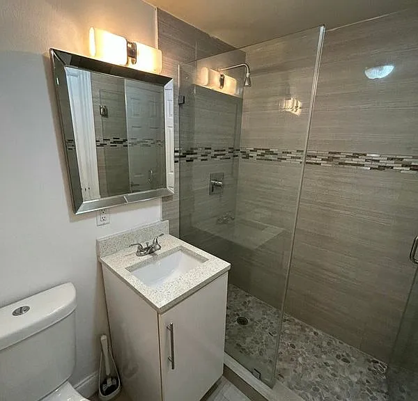 916 NE 15th Ave #3 — Photo 11