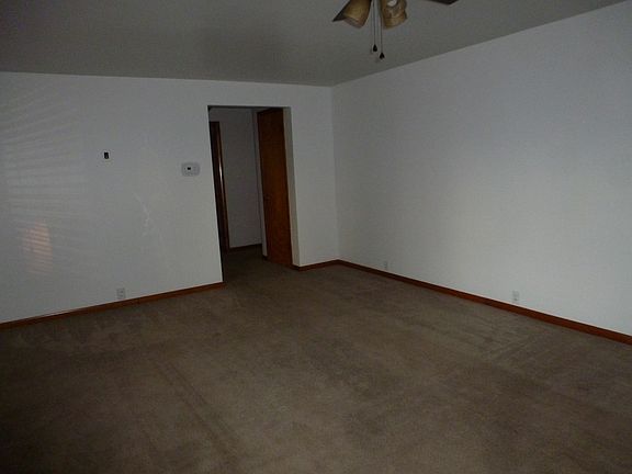 3rd image of 446 W South St
