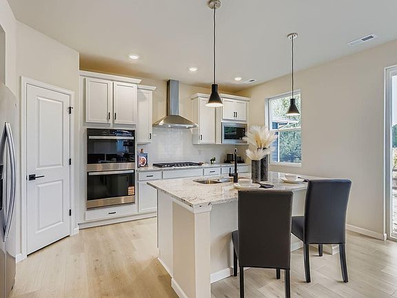 4th image of 1850 Carnoustie Dr