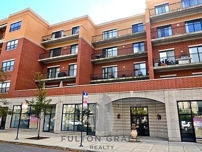 1st image of 3125 W Fullerton Ave APT 310