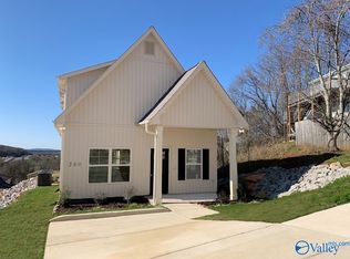 560 Farmingdale Rd SE, Huntsville, AL 35803