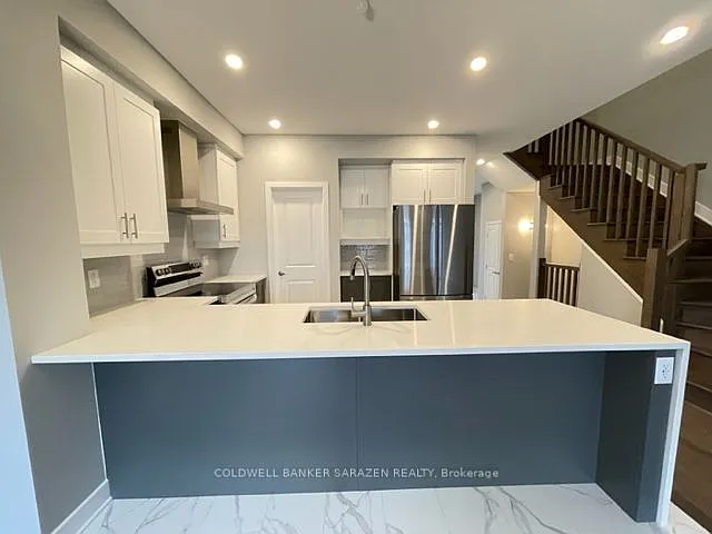 330 Whitham Cres — Photo 23