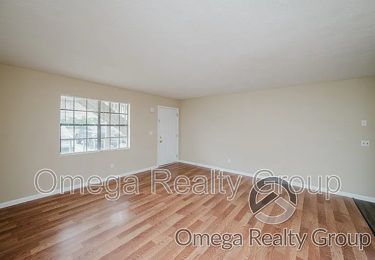 Lakeridge Apartments — Photo 22