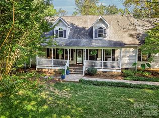 2122 N Rugby Rd, Hendersonville, NC 28791