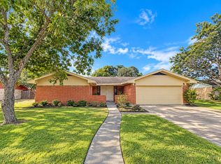114 Linnville Dr, Port Lavaca, TX 77979