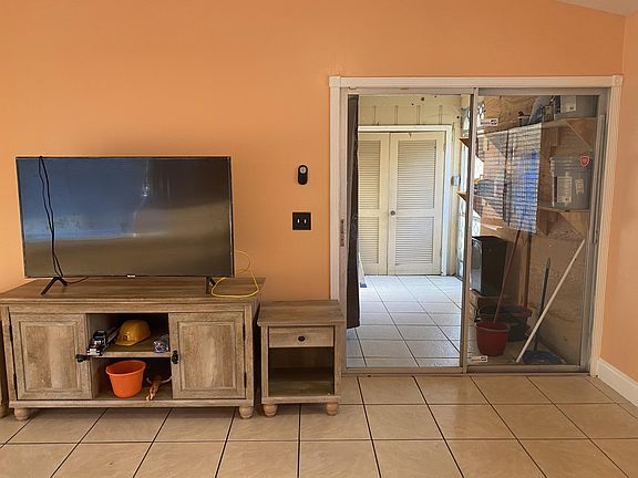 4th image of 2159 Pretty Ln APT 4