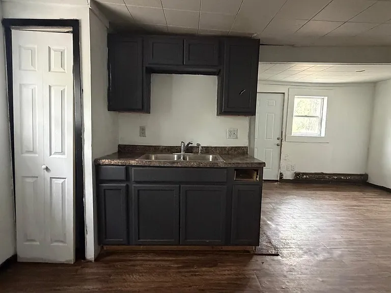 409 Chandler St — Photo 11