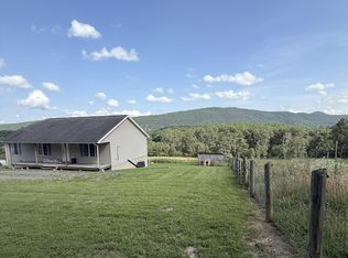 14 River Glen Rd, Paw Paw, WV 25434